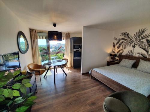 Greoux-les-Bains Apartment | La Loge du château ! "climatisé"