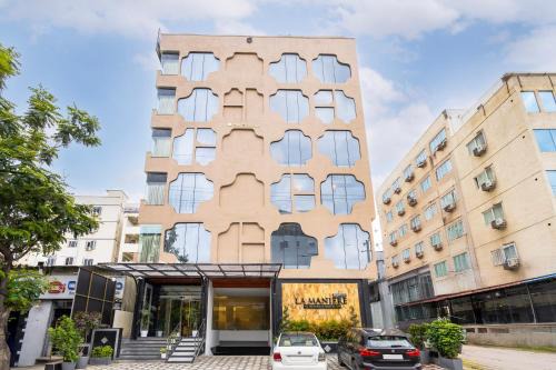 Madhapur Hotel | La Maniere -Business hotel HITECH City