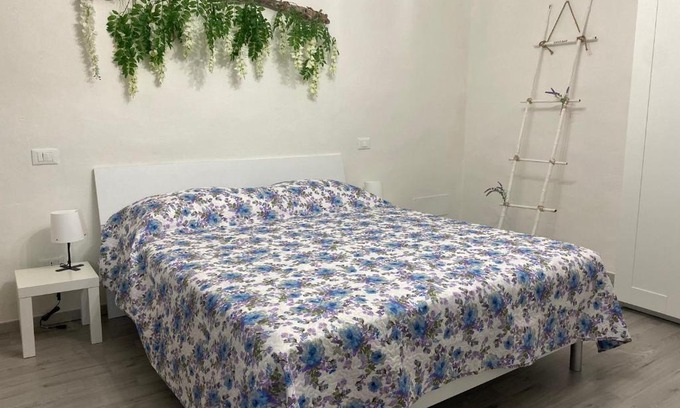 Usigliano Apartment | La Petite Maison