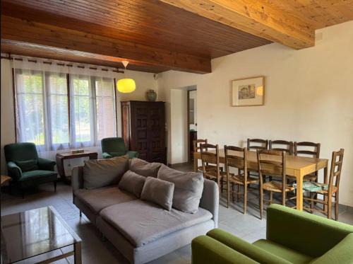 Clarac House | La Pilote