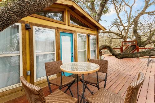 New Braunfels House | la Pluma Retreat