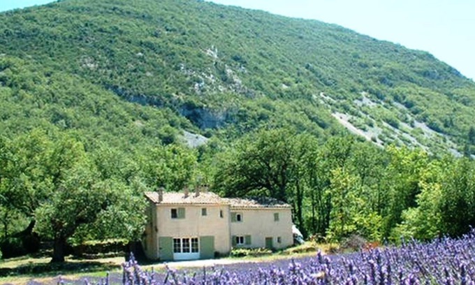 Castellet Cottage | La Pommerie, beautiful cottage in the heart of the Luberon, in the village of Castellet