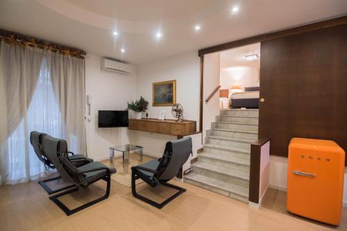 Historical Center Apartment | La Residenza Napoli Chiaia short let Apartment Superior Via Chiaia 82