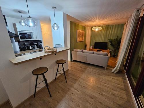 Sainte-Clotilde Apartment | La Riviera