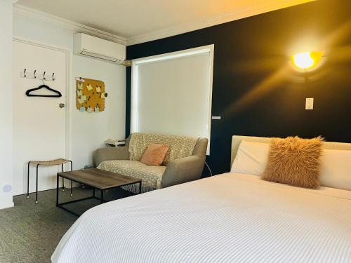 Hamilton House | LA SOL - ensuite & seperate entrance - close to uni