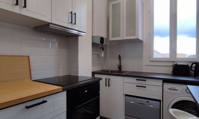 Maisons-Laffitte Apartment | La vie en Blanc et Noir Maisons-laffitte Duplex Centre Ville, à 5 min de la Gare