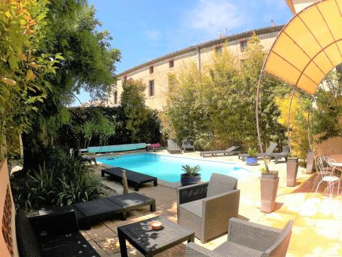 Carcassonne Bed & Breakfast | La Villa Carcassonne, Chambres d hôtes, B&B, face à la Cité Médiévale