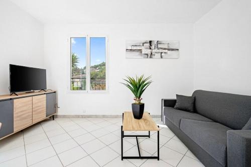 Menton Apartment | LA VILLA JULIA - Calme - Spacieux - Parking Privé - Climatisation