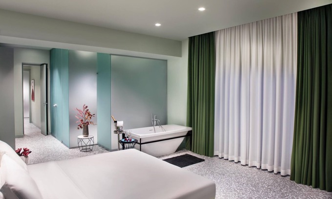 Naples City Centre Apartment | Lady Rose Privilege Suite