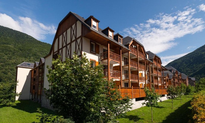 Bagneres-de-Luchon Apartment | Lagrange Vacances Le Belvédère