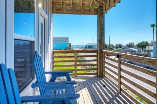 Flour Bluff House | Laguna Village Escape 2 Home Buyout Waterfront