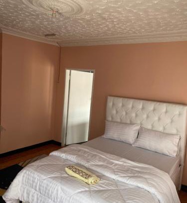 Lusaka Cabin | LaJoy Lodge