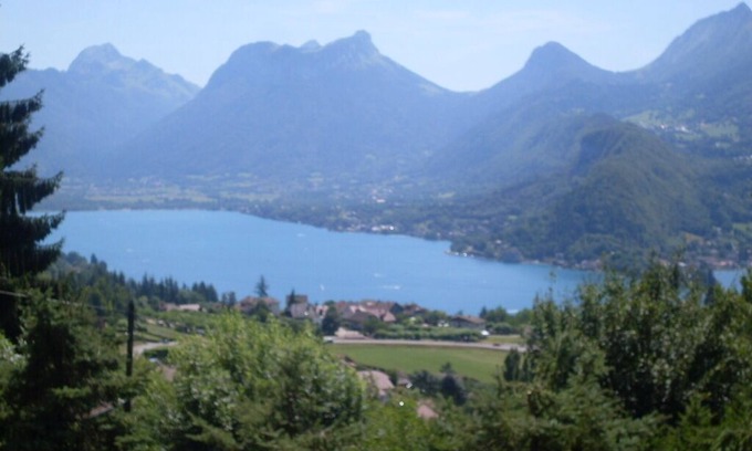 Talloires-Montmin Apartment | Lake and mountain view studio