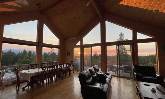 South Lake Tahoe Villa | Lake and Mountain View Villa near Heavenly california base