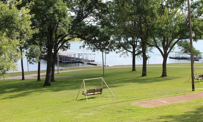 Branson West Cabin | Lake Front Cabin at Lazy Lee's Resort on Table Rock Lake