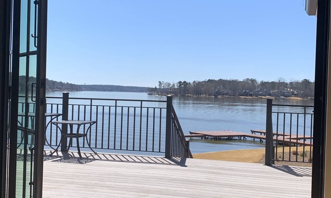 Greene County House | LAKE FRONT - Two mile water view in Reynolds Lake Oconee