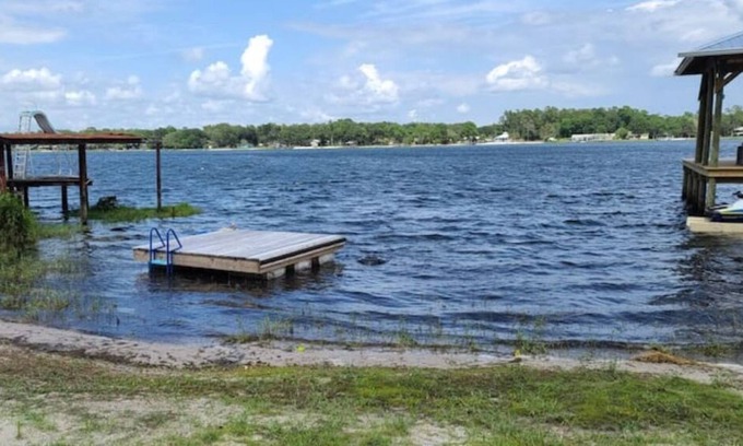 Edgar House | Lake House Escape on a private lake
