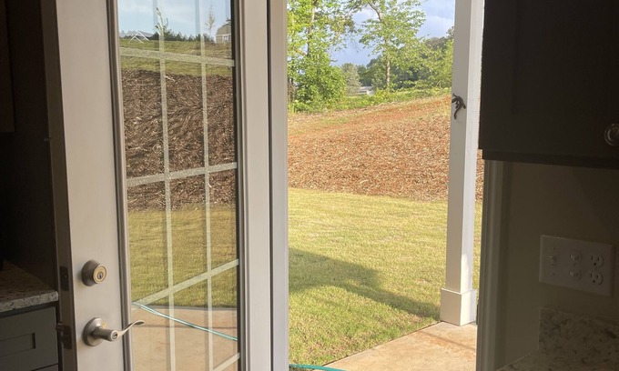 Seneca House | Lake Keowee Country Cottage centrally located to 3 lakes & many charming towns