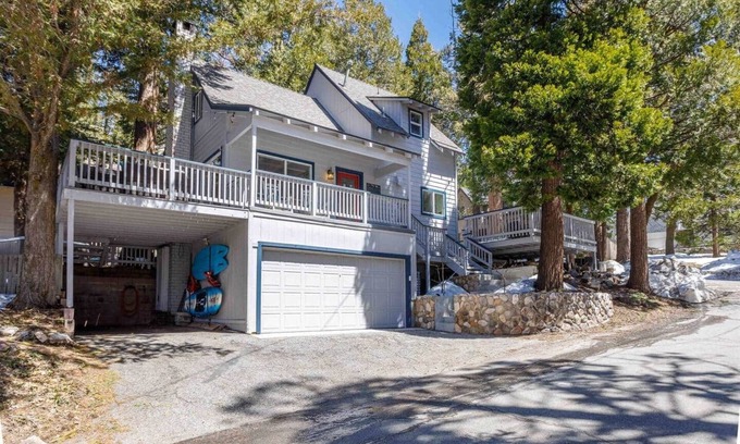 Cedar Glen House | Lake Retreat – Spa, AC, Fenced Yard, Walk to Lake!