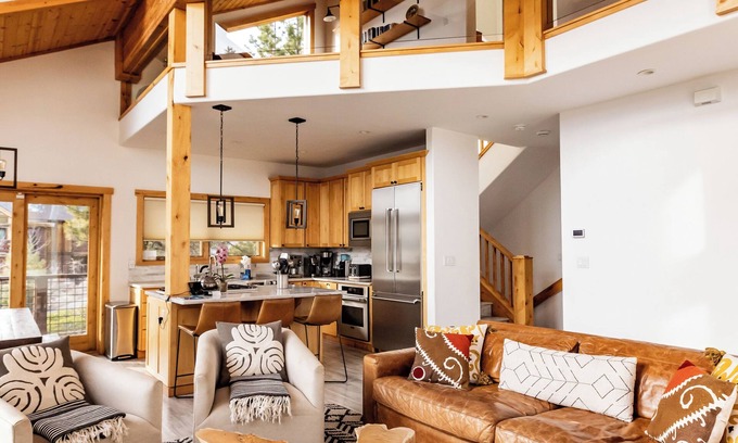 Tahoe Vista House | Lake Tahoe - Lake View and Pet Friendly!