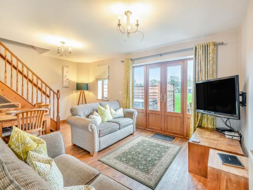 Maltby le Marsh House | Lake View 2 - Uk45578