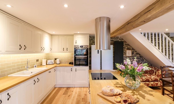 Worlington Cottage | Lake View