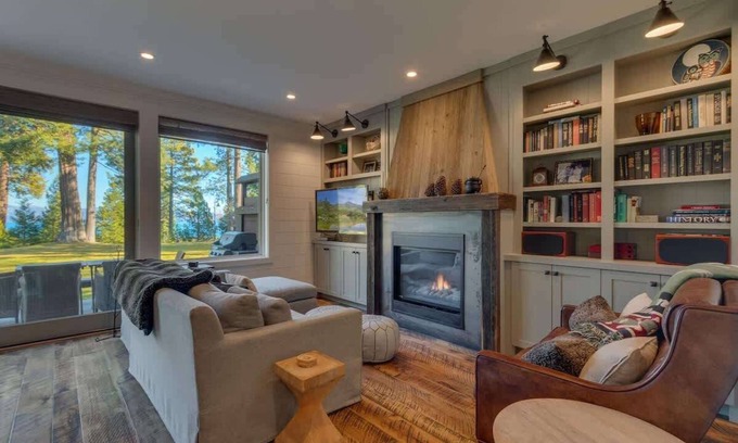 Tahoe Sierra Estates House | Lake View|Pier|Bouys|Pickleball|Walk to town