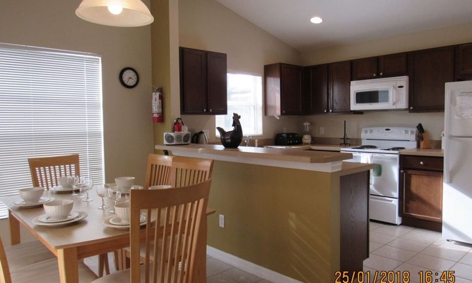 Lake Wilson Preserve House | Lake Wilson Preserve 4/2 Pool Home property, fully furnished, with full kitchen, and all linens and