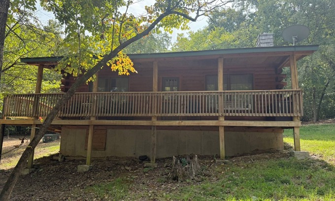 Shell Knob Cabin | Lakefront 2BR Cabin - Pool-Hot Tub-Dock/Steps to Table Rock Lake + Branson Fun
