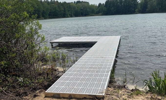 Traverse City Cottage | Lakefront 3-bedroom cottage near Traverse City with WiFi, AC