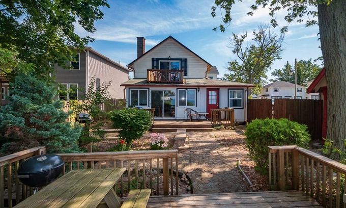 Geneva-on-the-Lake House | Lakefront, awesome views, water access, center strip, private, parking.