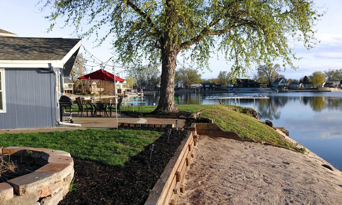 LaPlatte I House | Lakefront Cottage