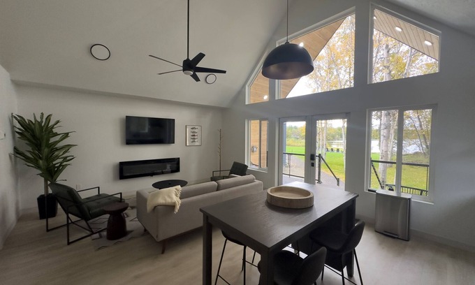Wasilla Cottage | Lakefront Cottage with Sauna- #6 Lake Trout