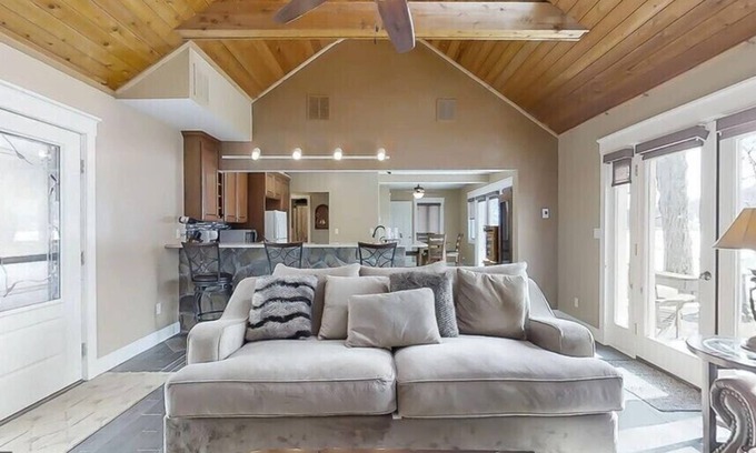 McHenry Cottage | Lakefront house with great kitchen, fireplace, and deck.