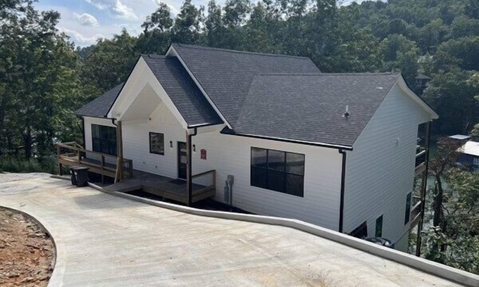 Speedwell House | Lakefront, minimal steps to water. Large private dock, Chef's kitchen