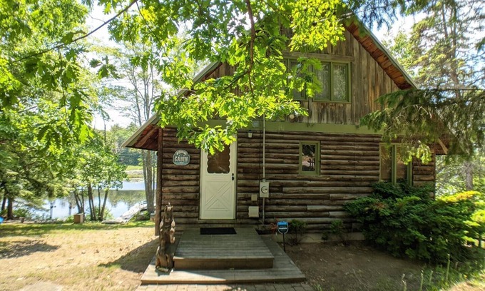Meredith House | Lakes End Log Cabin on Lake Wicwas!