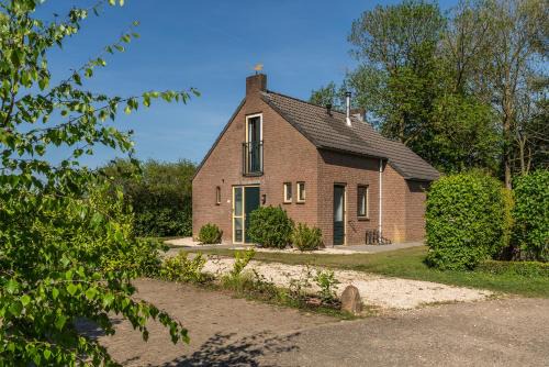 Ewijk Villa | Lakeside Paradise Villa