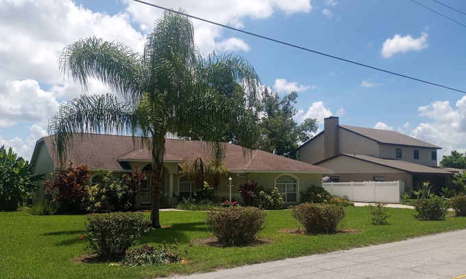 Winter Haven House | Lakeside Vacation Home with Dock - Bring your boat/jetskis!!