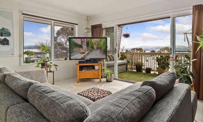 Jindabyne Apartment | Lakeview 3 Apartment - Close to town, Lake and Mountain Views
