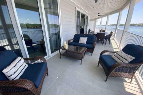 Rocky Mount Apartment | Lakeview Luxe Penthouse