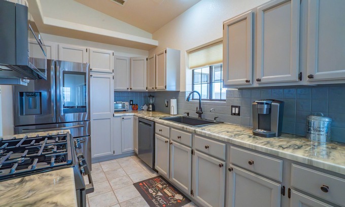 Lake Havasu City House | Lakeview, Mountain View, well manicured gated property for Resort Living.
