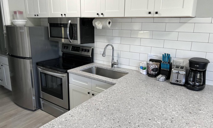 Marco Island Hotel | Lakeview Superior One-Bedroom Suite