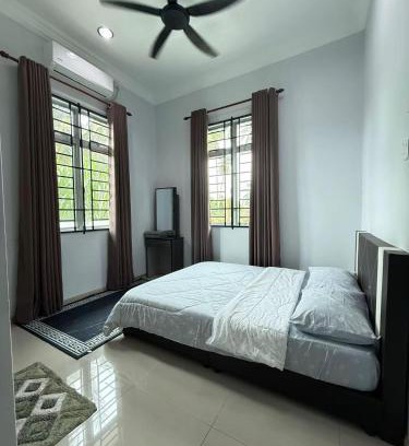 Bachok House | Laman Ombak Homestay Private Swimming Pool