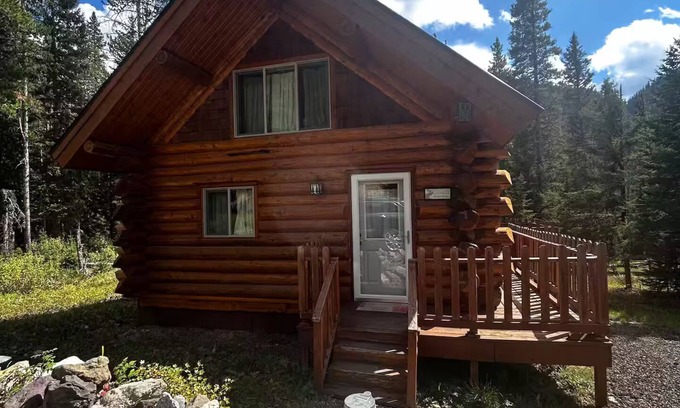 Cooke City-Silver Gate Cabin | Lamar Valley Mountain Cabin
