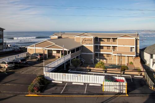 Seaside Apartment | Lanai at the Cove