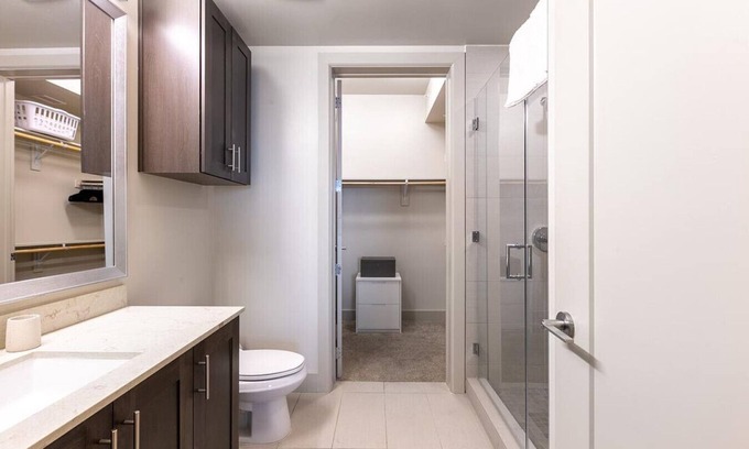 Uptown Apartment | Landing at The Katy - 1 Bedroom in Victory Park