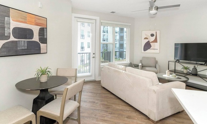San Marco Apartment | Landing | Beautiful 2BD, Clubhouse, Gym