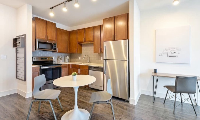 Murfreesboro Apartment | Landing | Beautiful 2BD, Clubhouse, Gym