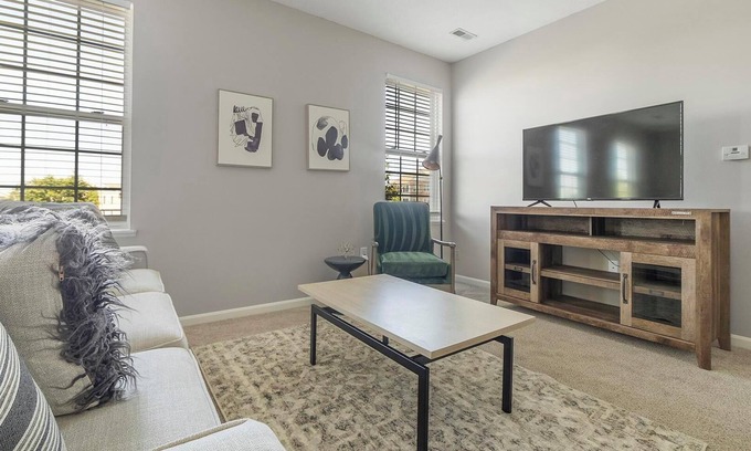 Canal Winchester Apartment | Landing | Chic 1BD, Gym, Clubhouse