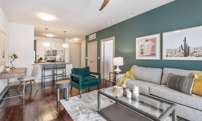 Lockhart Apartment | Landing | Stylish 1BD, Gym, Clubhouse